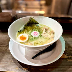 塩白湯ラーメン+おかかのねこまんま1,200円