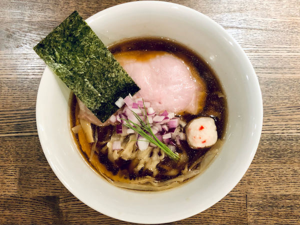 「★＜㊗️開店二周年限定麺＞特製 蟹×太刀魚中華そば🍜¥1,200」@中華そば 麺壁九年 本店の写真