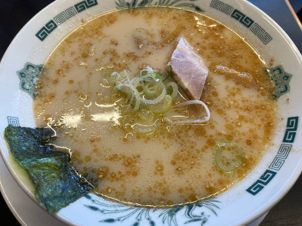 「とんこつラーメン　麺硬め」@日高屋 与野駅東口店の写真
