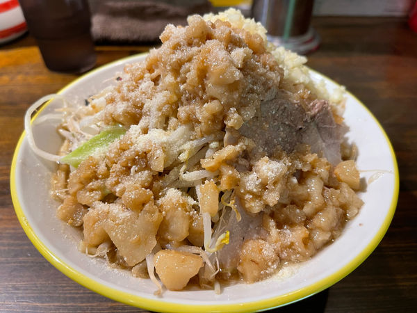 「ラーメン（麺変更）＋粉チーズ」@熊谷肉飯店の写真