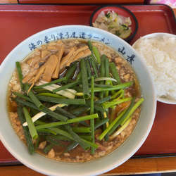 尾道ラーメン（830円）