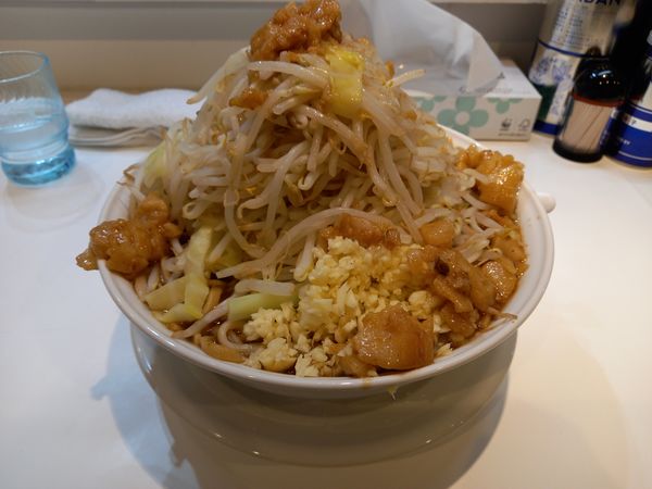 「大ラーメン(全マシ)」@ラーメン クマジロウの写真