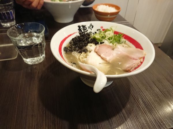 「醤油ラーメン」@麺や でこの写真