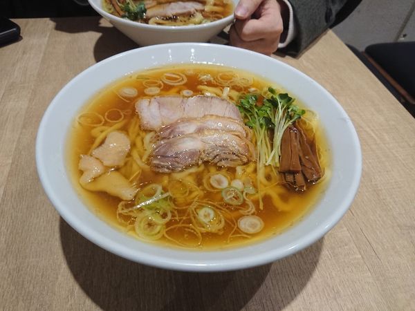 「醤油ラーメン」@手打 親鶏中華そば 綾川の写真