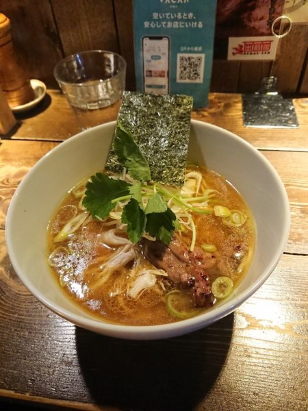 「醤油ラーメン」@神田とりそば なな蓮の写真