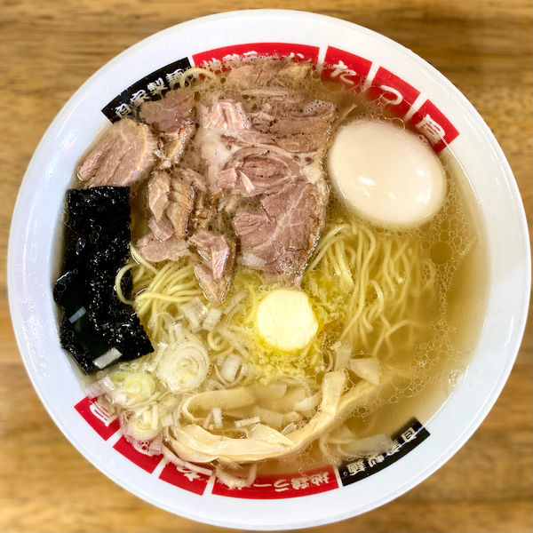 「塩バターラーメン ¥800円（地鶏の煮玉子＋100円）」@地鶏ラーメン たつ屋の写真