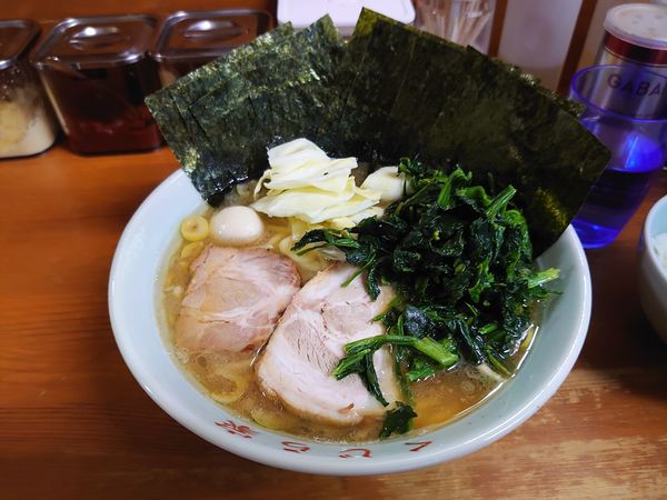 「豚骨醤油ラーメン並み+ホウレン草+海苔」@ラーメン くじら家の写真