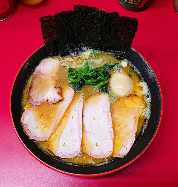 「チャーシュー麺＋味玉」@横濱家系ラーメン 勝鬨家の写真