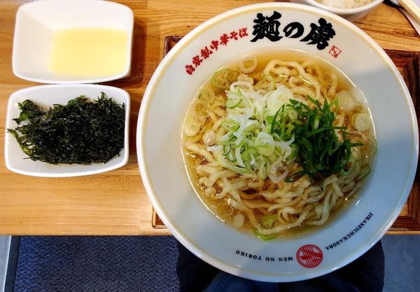 「しお中華そば」@自家製中華そば 麺の虜の写真