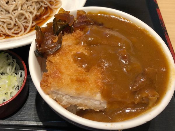「ミニカツカレー丼セット660円」@いろり庵きらく 南船橋店の写真