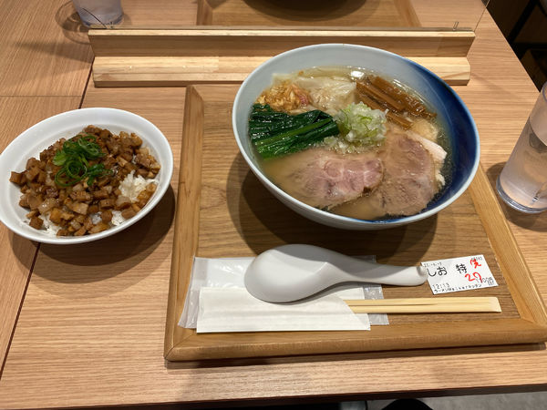 「ラーメンすぎ本」@ラーメンWalkerキッチンの写真