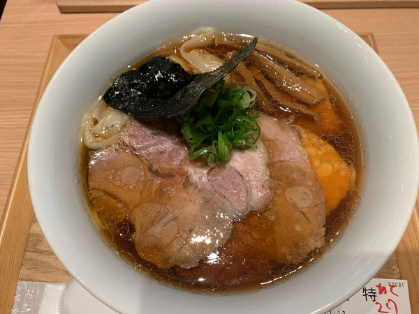 「醤油特製らぁ麺」@ラーメンWalkerキッチンの写真