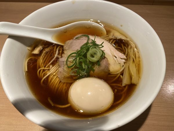 「味玉ラーメン　900円」@らぁ麺 はやし田 新宿本店の写真