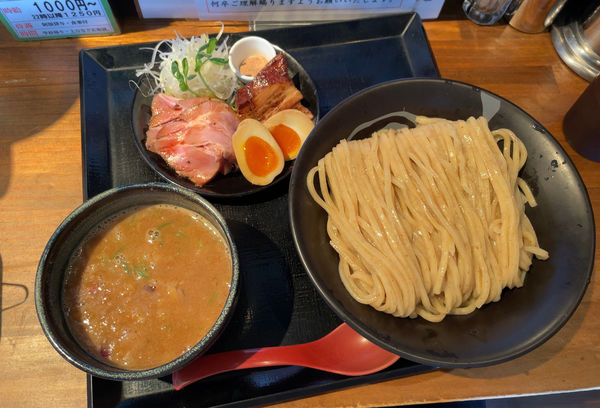 「魚介濃厚特製つけ麺　大盛ver.」@麺屋 甚八の写真
