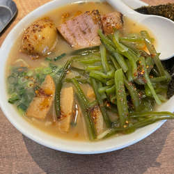 七志らーめん大盛TP味玉茎わかめ