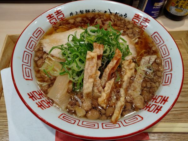 「尾道ラーメン（800円）＋イカ天（100円）」@尾道ラーメン 八じゅう 蒲田本店の写真