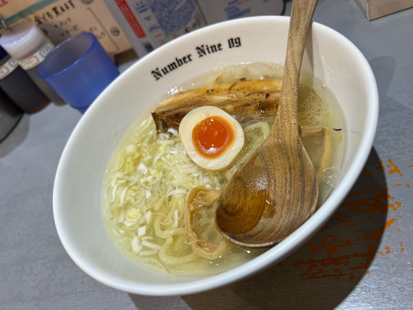 「【周年限定】鯛と蛤の塩らーめん」@麺Dining Number Nine 09の写真