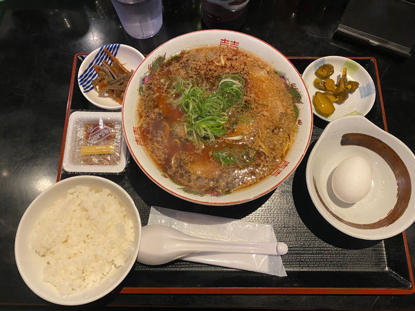 「ラーメン(黒)🍜🥢定食🍚」@炭火屋 もり平の写真