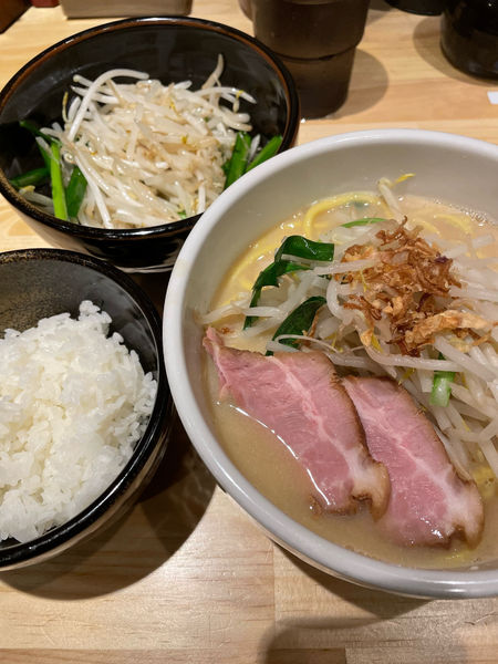 「味噌らーめん もやし炒め ライス」@花木流味噌 三鷹店の写真