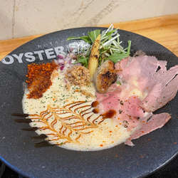 赤牡蠣カプチーノ（1辛） 900円 ＋味玉のグラチネ 150円