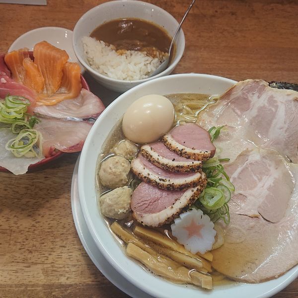「あっさり煮干し得ラーメン1200円、豊洲丼500円他」@麺匠うえ田の写真