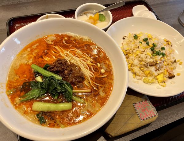 「担々麺チャーハンセット」@中華園 倉敷総本店の写真