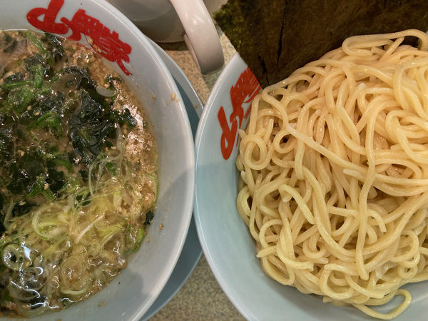 「醤油つけ麺中盛 920円（ほうれん草+120円）」@ラーメン山岡家 日立東金沢店の写真