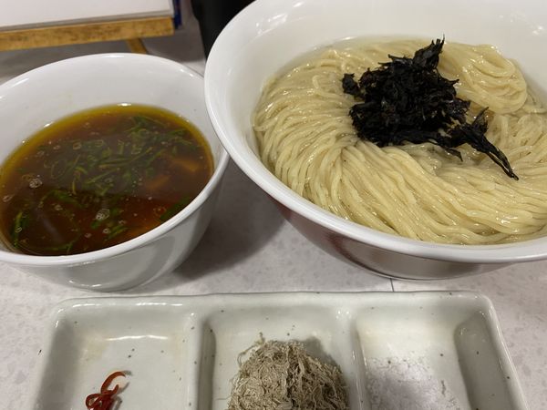 「限定 昆布水醤油つけ麺 ¥1200。麺の大盛 ¥100。」@ラーメン星印の写真
