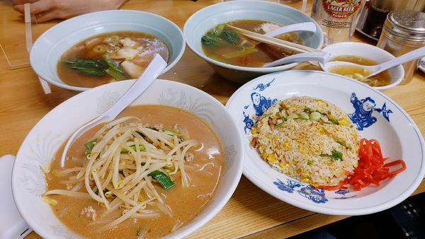 「ラーメン・ミソラーメン・ワンタンメン・チャーハン￥2,150」@丸大ホール 本店の写真