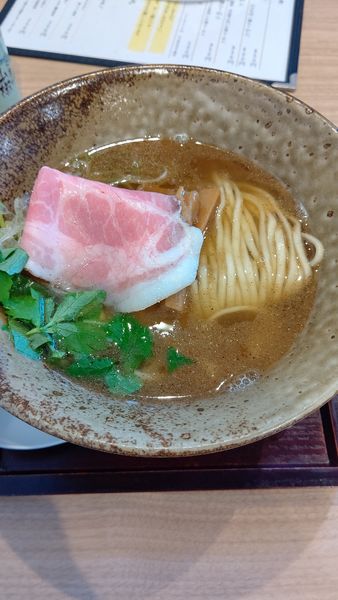 「濃い塩ラーメン」@塩らーめん 小粋の写真