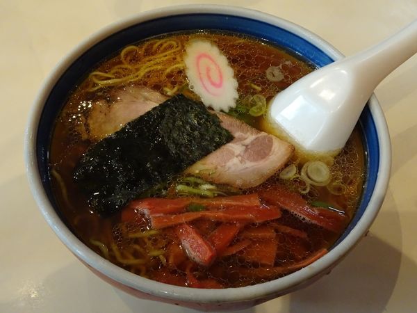 「支那そば（800円）＋餃子（500円）＋半ライス（100円）」@蓬来軒 本店の写真