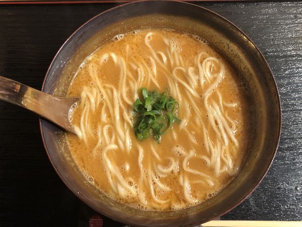 「海老白湯ラーメン（素）　￥６５０」@海老で鯛を釣る麺堂 神楽 刈谷分店の写真