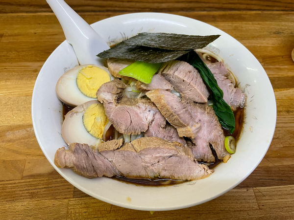 「チャーシューらー麺 + 味つけ煮玉子」@はじめの写真