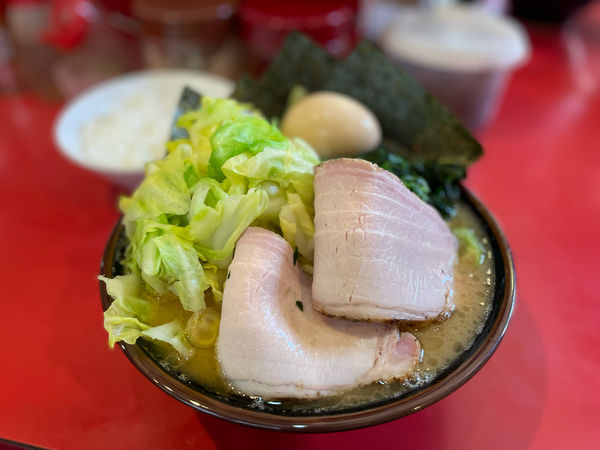「昼飯セット¥900（ラーメン、小ライス、味玉、海苔5枚、チャーシ」@どんとこい家の写真