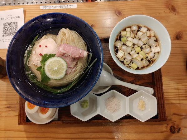 「透き通る昆布水つけ麺　醤油　半熟たまご」@クリーミーTonkotsuラーメン 麺家 神明 栄スカイル店の写真