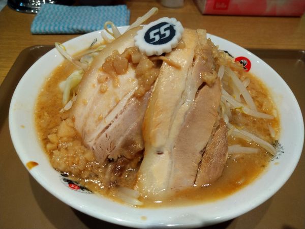 「ドンキ二郎（背脂、ニンニク）８６０円」@フジヤマゴーゴー MEGAドン・キホーテUNY東海通店の写真