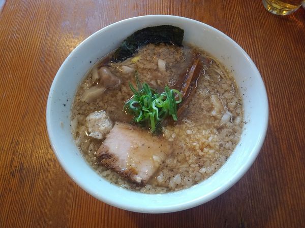 「こってり醤油　大盛800円」@自家製麺 えなみの写真