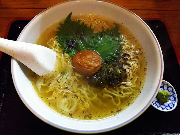 「うめしそらーめん」@麺ぽーかろぅの写真