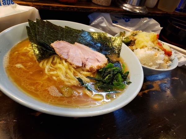 「ラーメン+ライス　ニンニクMAX」@横浜ラーメン 武蔵家 三鷹店の写真