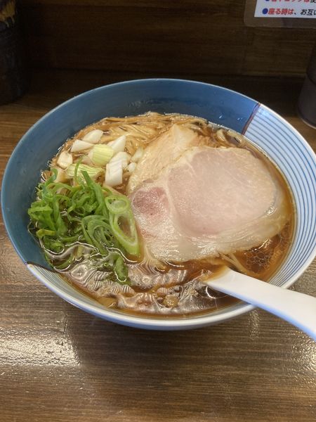 「豚しょうゆ中華そば（９００円）」@麺や一芯の写真
