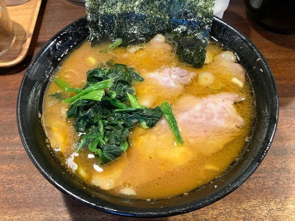 「ラーメン 750円＋チャーシュー増し 150円」@家系ラーメン クックらの写真