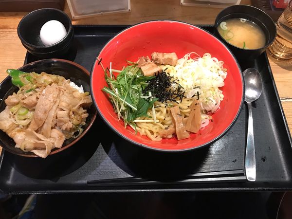 「油そば並ミニスタ飯セット」@情熱のすためし どんどん 町田店の写真
