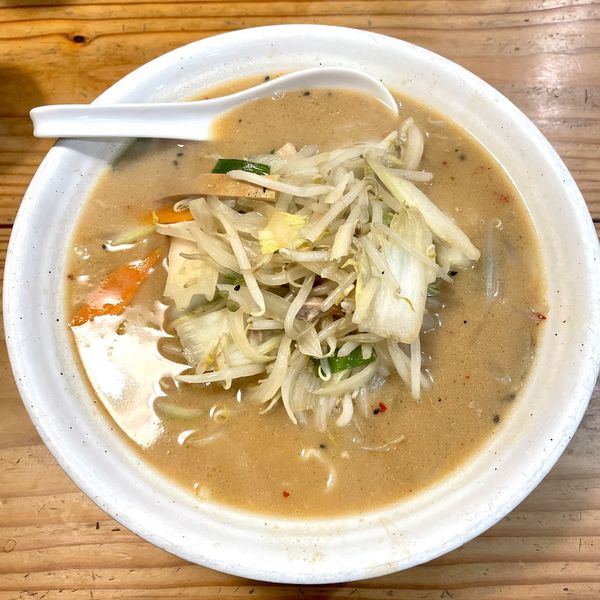 「味噌タンメン＋大盛×2」@自家製多加水極太麺 ISAMIの写真