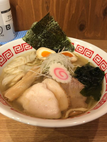 「特製しおらーめん」@鶴松富士 本店の写真