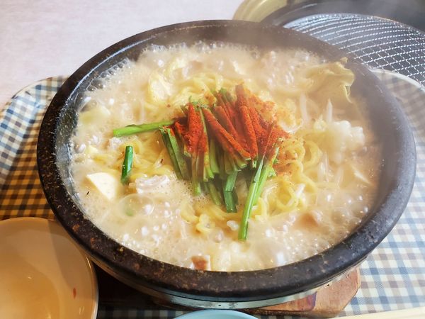 「石鍋牛もつラーメン・玉葱抜き」@お菊さんの写真