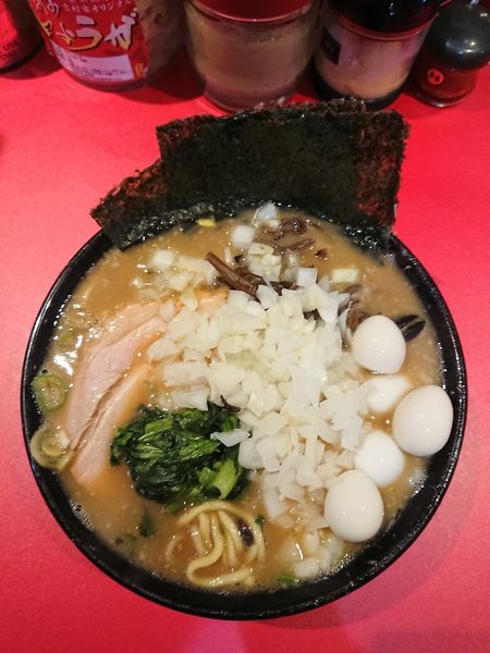 「ラーメン ＋ きくらげ ＋ 玉ねぎ ＋ うずらの玉子」@厚木家の写真