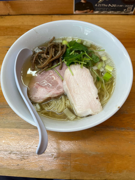 「煮干しが薫る白醤油ラーメン 850円」@ラーメン いいかおの写真