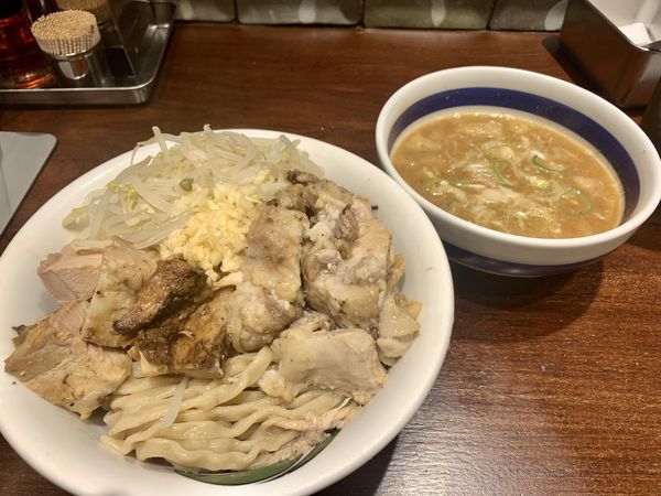 「つけ麺＋トロ豚」@ラーメン 雷 東京本丸店の写真
