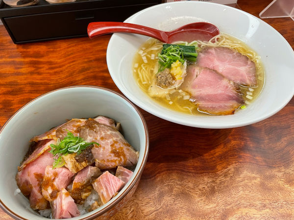 「塩そば、豚飯」@三馬路 東京店の写真