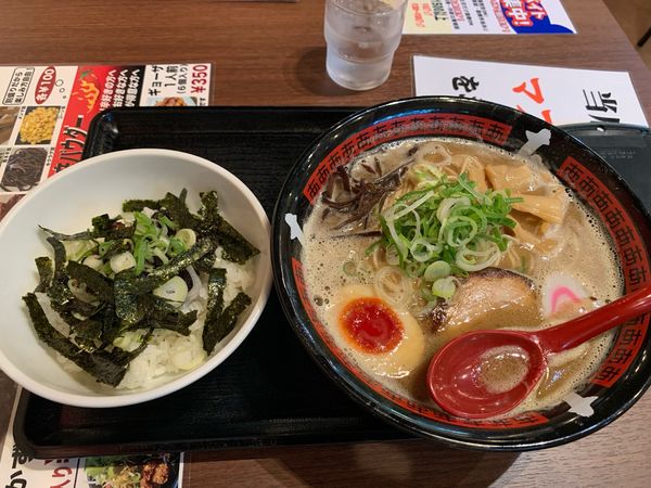 「魚介豚骨 チャーシュー丼セット」@ラーメン工房 あ 豊中店の写真